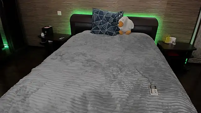 Snapshot of Lust_One_ chatting on December 13, 7:43 pm Lust One  online show from December 13, 7:43 pm