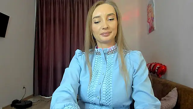 Snapshot of Wild_RoosE chatting on February 11, 7:44 am Wild RoosE online show from February 11, 7:44 am