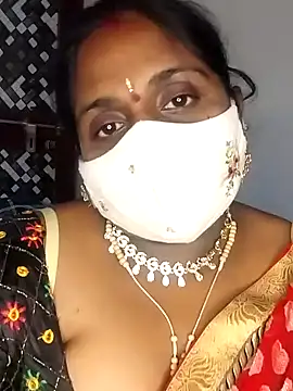 Snapshot of Sexy_Radhikaa chatting on March 18, 7:30 am Sexy Radhikaa online show from March 18, 7:30 am