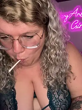 CurvyAnonymousGirl89 online show from February 28, 9:44 pm