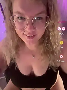 CurvyAnonymousGirl89 online show from April 24, 5:54 am