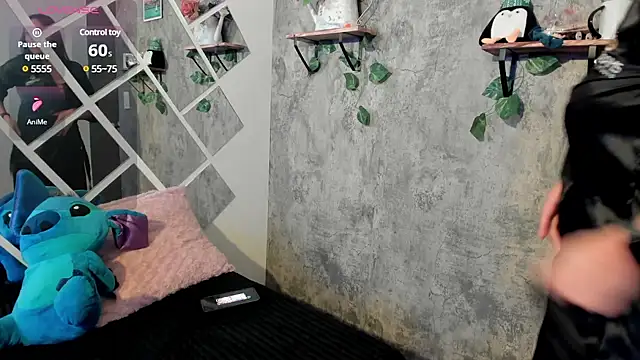 Snapshot of Megan_sophia2 chatting on March 4, 1:28 pm Megan sophia2 online show from March 4, 1:28 pm