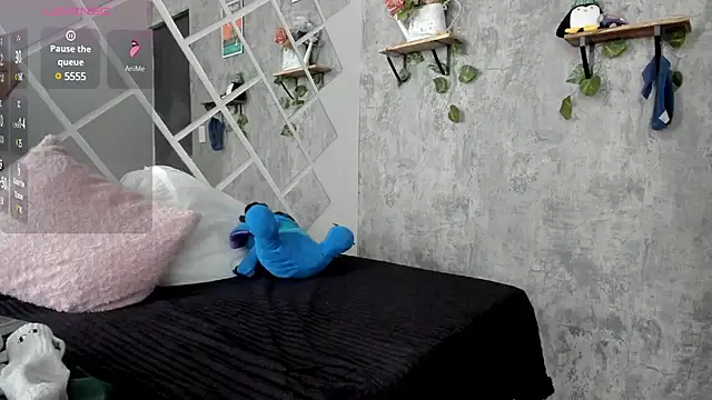 Snapshot of Megan_sophia2 chatting on March 5, 12:55 pm Megan sophia2 online show from March 5, 12:55 pm