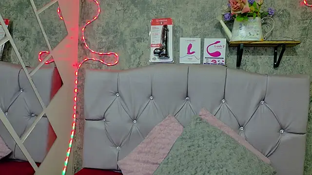 Snapshot of Megan_sophia2 chatting on October 2, 10:33 am Megan sophia2 online show from October 2, 10:33 am