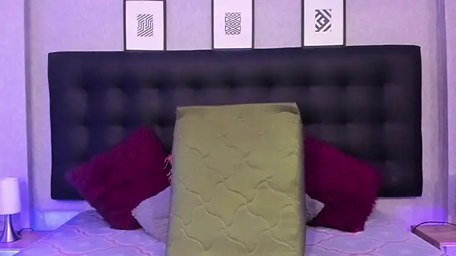 MeleekXXX  online show from February 5, 7:53 pm