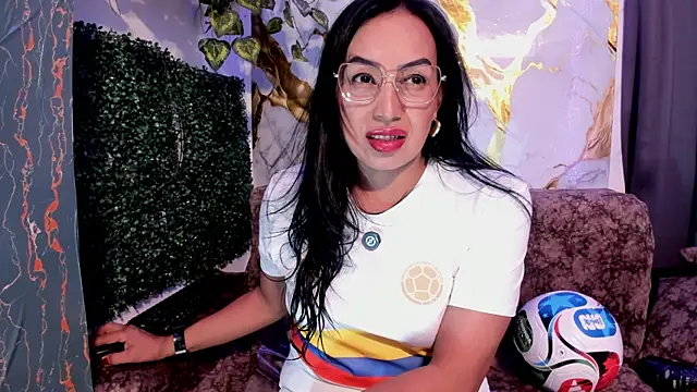 Snapshot of MeleekXXX_ chatting on June 23, 8:51 pm MeleekXXX online show from June 23, 8:51 pm