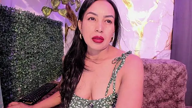 Snapshot of MeleekXXX_ chatting on July 27, 8:27 pm MeleekXXX online show from July 27, 8:27 pm
