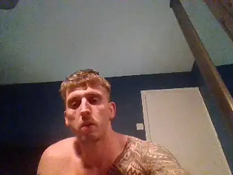 freddie90908 online show from December 9, 9:37 pm