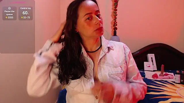 Snapshot of sara_florez1 chatting on February 3, 11:09 am sara florez1 online show from February 3, 11:09 am