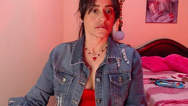 Snapshot of sara_florez1 chatting on February 26, 12:05 am sara florez1 online show from February 26, 12:05 am