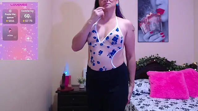 Snapshot of sara_florez1 chatting on December 4, 11:08 am sara florez1 online show from December 4, 11:08 am