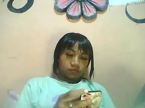 Snapshot of Fariana01 chatting on December 6, 6:26 am Fariana01 online show from December 6, 6:26 am