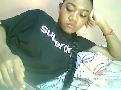 Snapshot of Fariana01 chatting on February 8, 12:06 am Fariana01 online show from February 8, 12:06 am