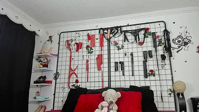 abby eemily online show from December 19, 12:01 pm