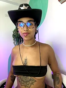 LollaByer online show from December 1, 9:09 pm