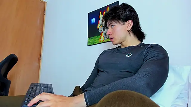 AngelBennet  online show from June 5, 5:07 pm