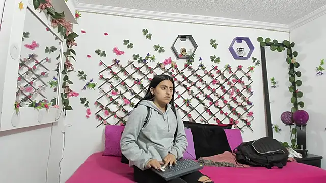 thedream girls online show from February 24, 10:14 pm