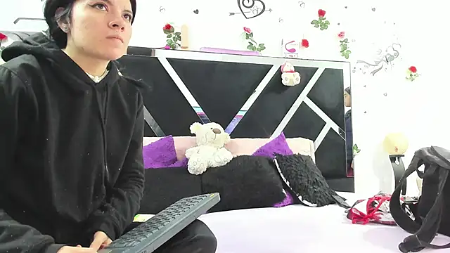 thedream girls online show from October 2, 12:01 pm