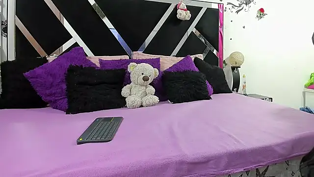 thedream girls online show from October 11, 12:04 pm