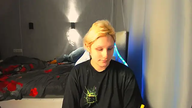 Snapshot of Kleo_Godde chatting on October 22, 11:04 pm Kleo Godde online show from October 22, 11:04 pm