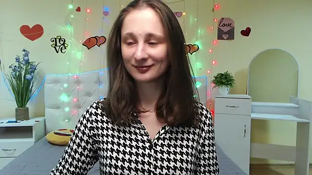 MichelLeee online show from March 7, 12:01 pm