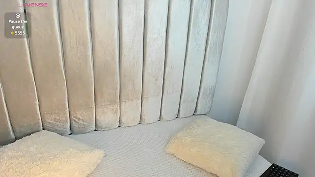 Snapshot of aurora_johnson_ chatting on February 6, 4:17 am aurora johnson online show from February 6, 4:17 am