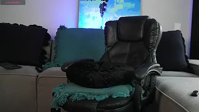 Snapshot of DimitriSullivan_ chatting on January 3, 1:25 pm DimitriSullivan online show from January 3, 1:25 pm