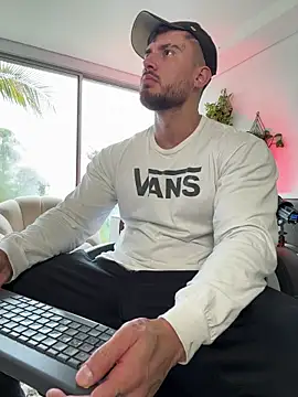 DimitriSullivan  online show from December 5, 1:42 pm