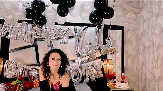 AriannaRussell  online show from November 17, 4:46 pm