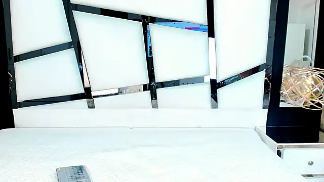 AriannaRussell  online show from March 9, 2:21 pm