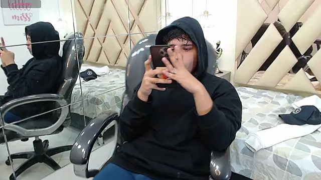 AndrewPherson online show from January 8, 4:22 pm