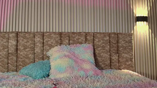 tiffany johnson11 online show from November 28, 7:49 pm