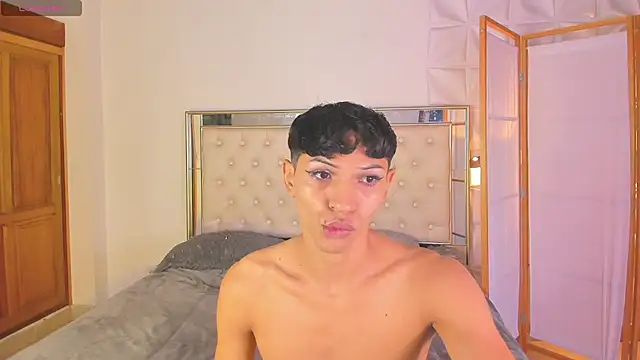 im sebaslopez online show from July 17, 11:28 am