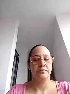 nicolle milf1978 online show from April 24, 12:18 pm