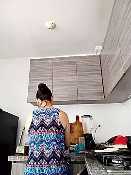 nicolle milf1978 online show from May 22, 2:44 pm