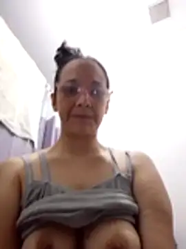 nicolle milf1978 online show from June 14, 4:25 am