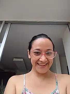 nicolle milf1978 online show from June 26, 2:43 pm