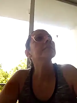 nicolle milf1978 online show from July 18, 1:37 pm