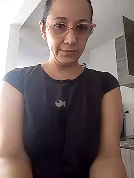 nicolle milf1978 online show from July 21, 1:35 pm