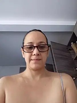 nicolle milf1978 online show from July 28, 1:10 pm