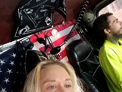 Snapshot of CrazyBabylov3 chatting on December 22, 7:33 pm CrazyBabylov3 online show from December 22, 7:33 pm