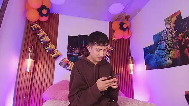 Noah Xitruxx online show from November 4, 3:16 am