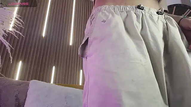 Noah Xitruxx online show from November 25, 1:00 pm