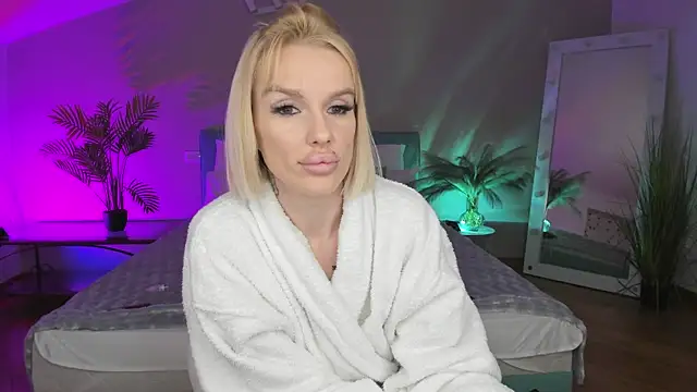 Lana kitty   online show from July 23, 4:32 am