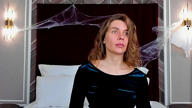 VikkiStorm online show from October 26, 3:23 am