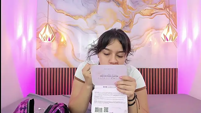 MelissaGilll online show from October 25, 7:30 pm