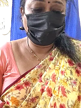 Snapshot of rekha_naier chatting on July 6, 8:44 pm rekha naier online show from July 6, 8:44 pm