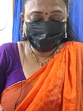 Snapshot of rekha_naier chatting on July 17, 6:13 pm rekha naier online show from July 17, 6:13 pm