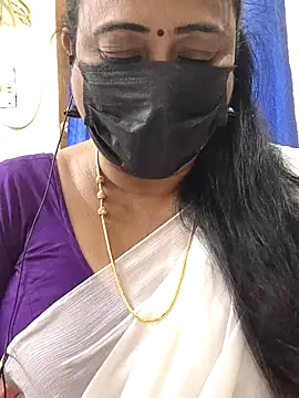 Snapshot of rekha_naier chatting on July 19, 4:38 am rekha naier online show from July 19, 4:38 am