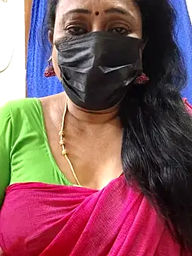 Snapshot of rekha_naier chatting on July 21, 5:04 pm rekha naier online show from July 21, 5:04 pm